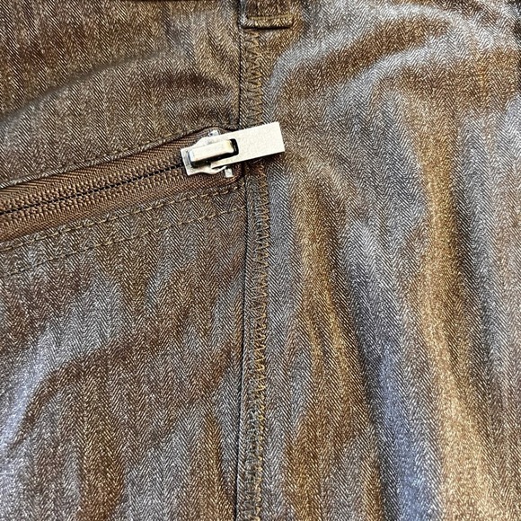Like New,  Athleta Skirt,  in Womens Size 10.  Beautiful Taupe Color. - Picture 4 of 12